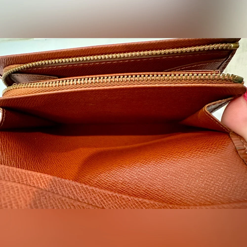 Vintage Louis Vuitton Epi Porte Monnaie Billets Tresor Leather Bifold Wallet - Picture 2 of 13